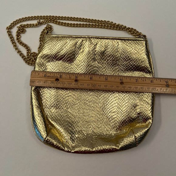 Vintage Magid Gold Leather magnetic closure purse with chain strap - Picture 7 of 7